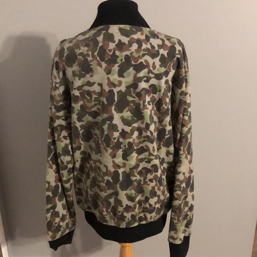 Brooklyn Cloth Snap Up Crew Neck - Picture 2 of 3